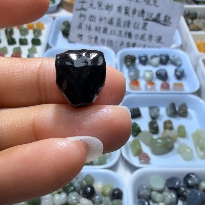 和田玉未镶嵌珠宝奇石