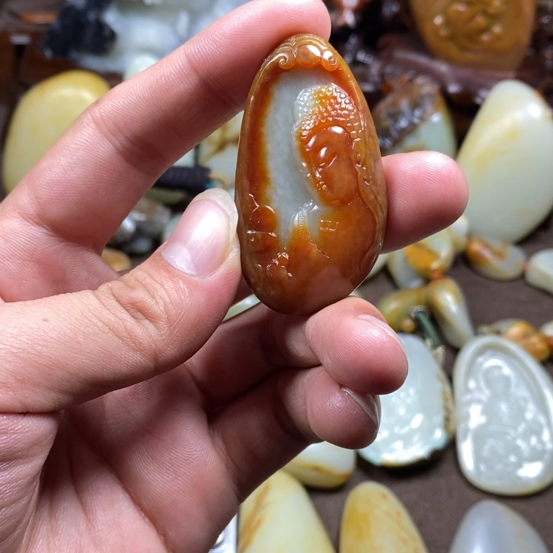 和田玉未镶嵌把件