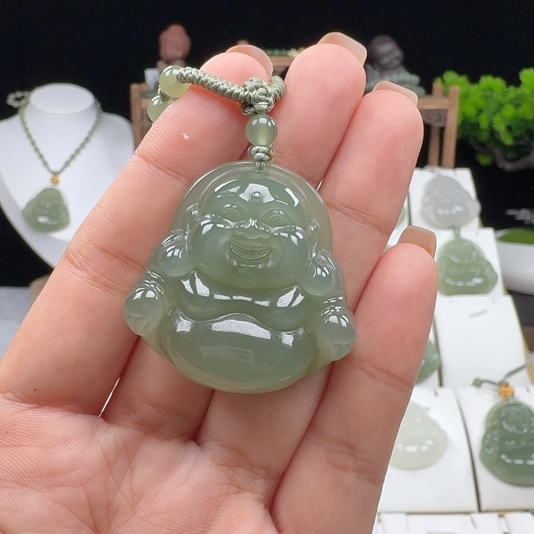 『***』和田玉未镶嵌颈饰