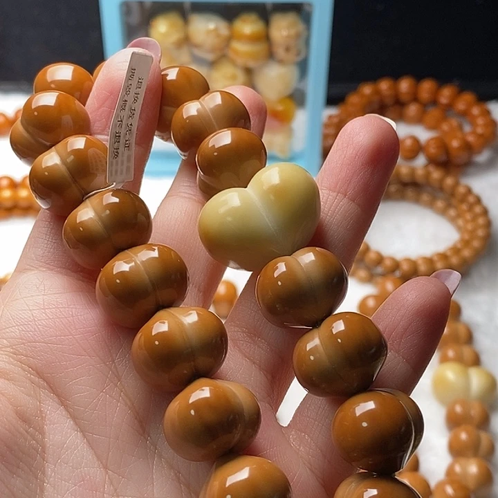 一***烨吊坠猴头核桃猴头