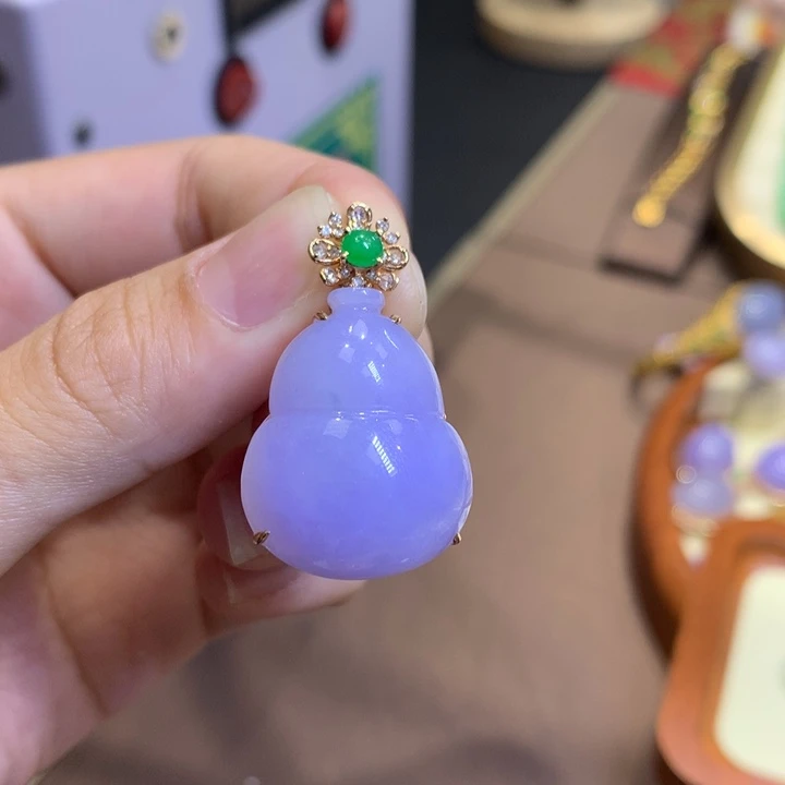 小***舞翡翠18K金镶嵌颈饰翡翠