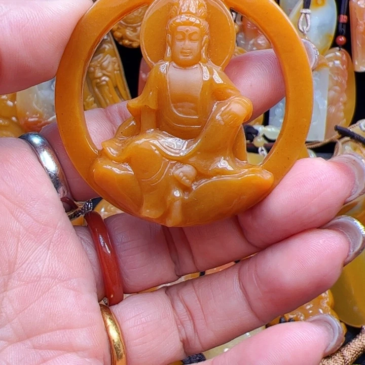 合金石英质玉（黄龙玉）颈饰