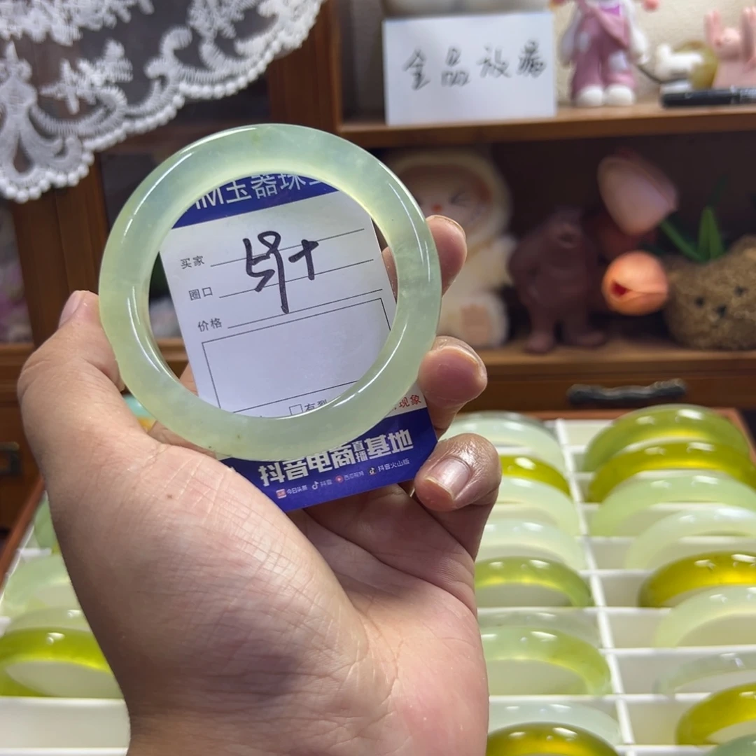 蛇纹石玉未镶嵌手镯566