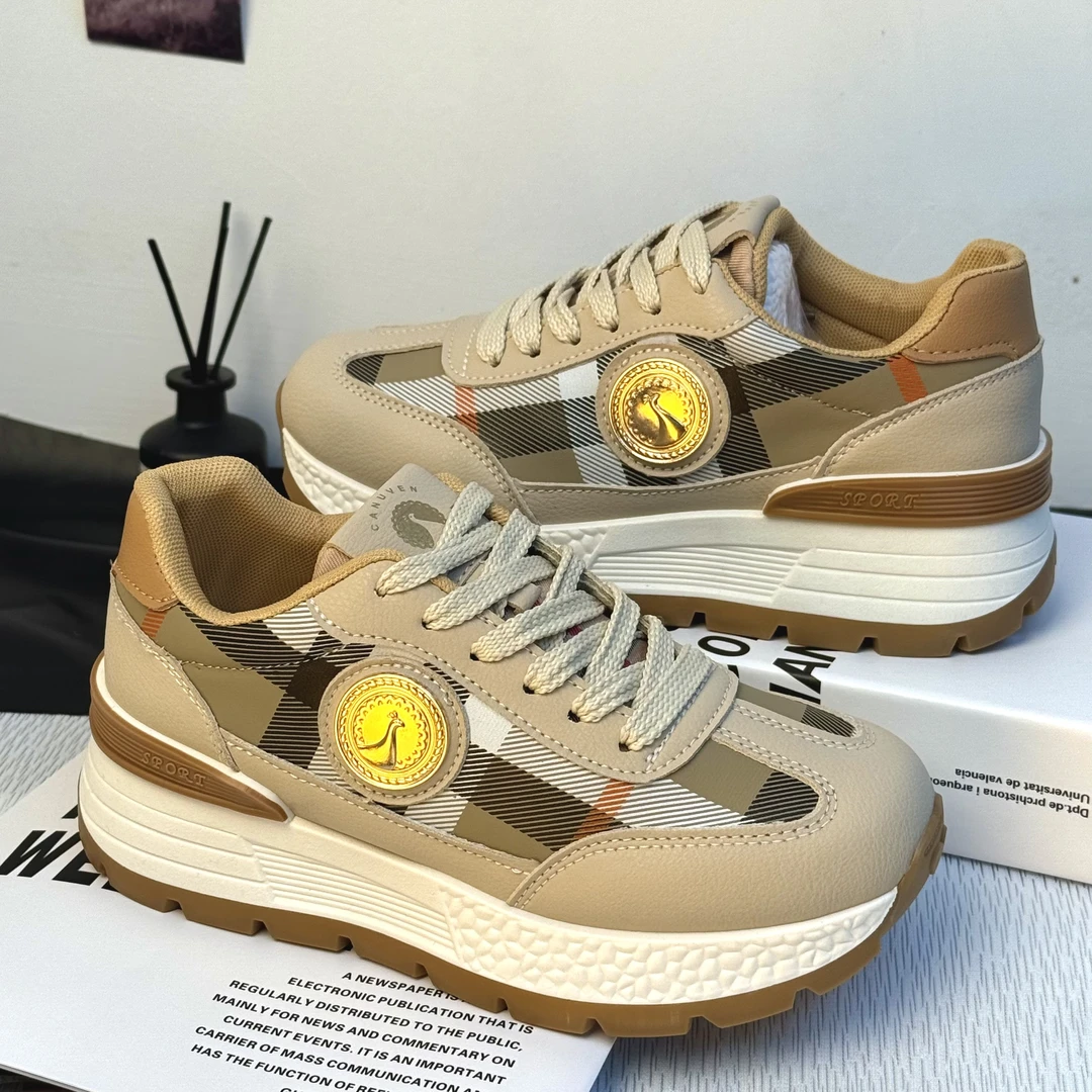 2025新款女休闲鞋时尚阿甘鞋户外运动鞋高端潮鞋