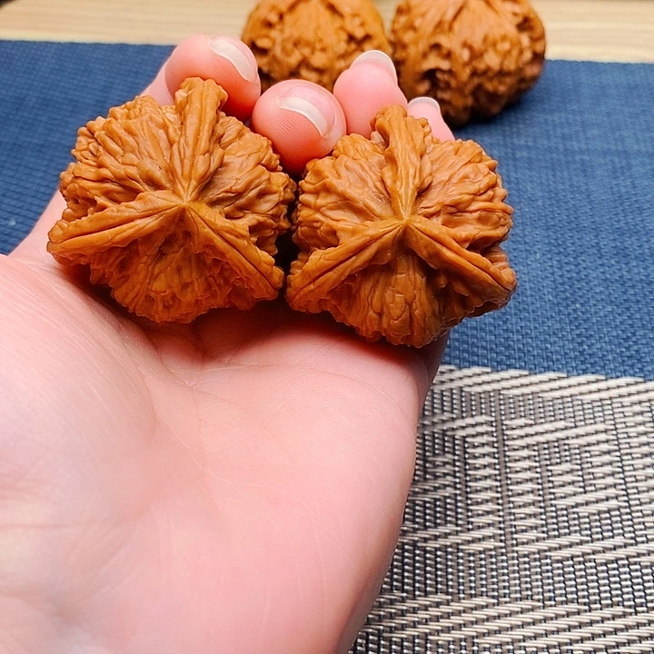 缘***吊坠文玩核桃三棱