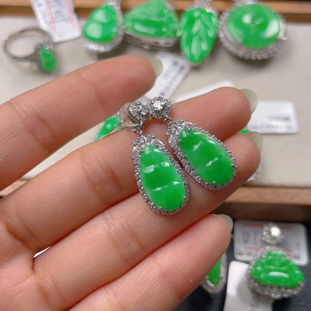 翡翠银S925镶嵌颈饰翡翠