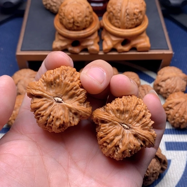 文玩核桃吊坠随*南疆