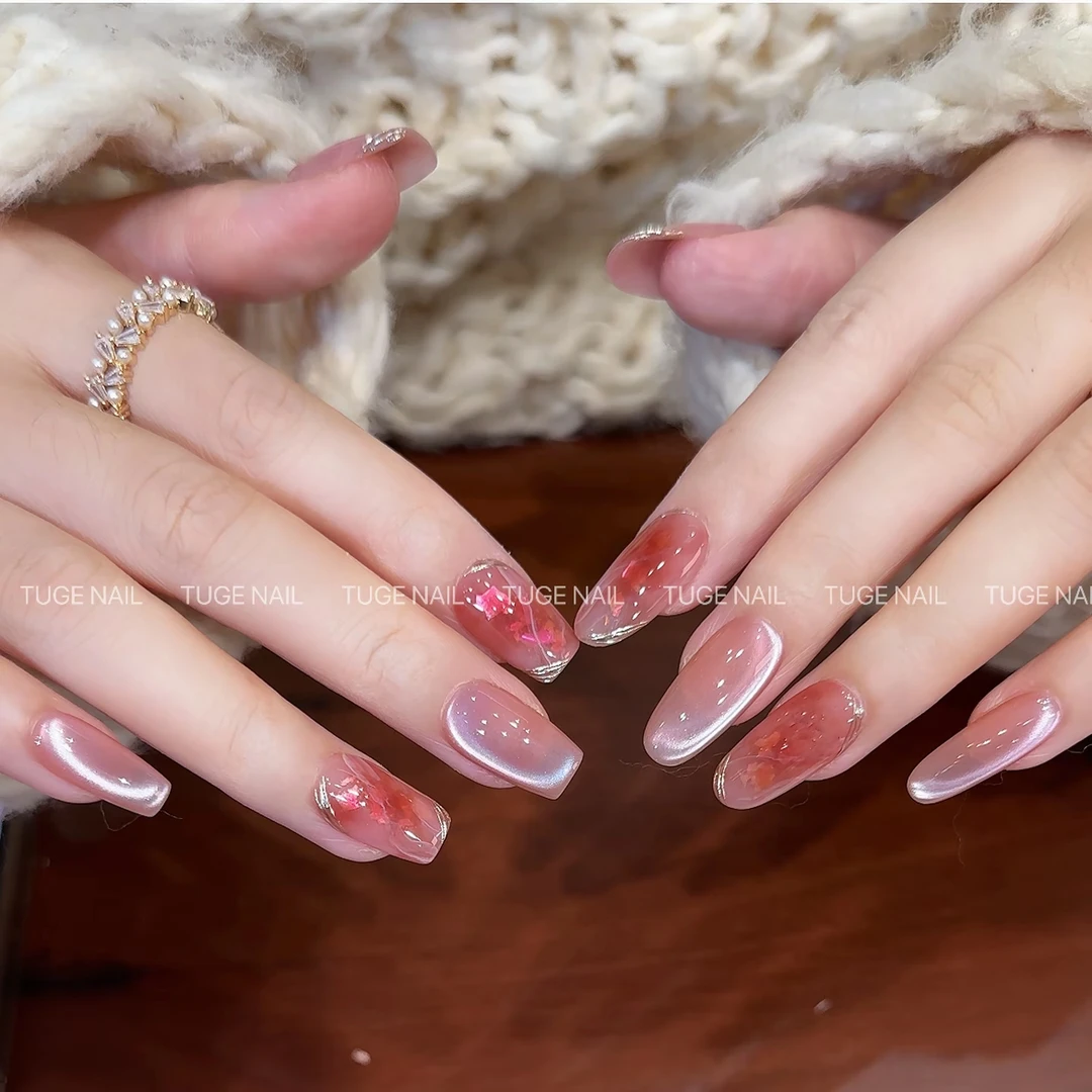 Tuge Nail “散粉” 渐变猫眼粉墨晕染手绘勾勒高级感美甲一只鱼