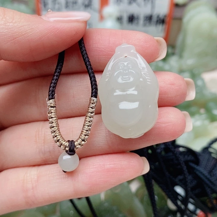 和田玉未镶嵌颈饰狗***孜