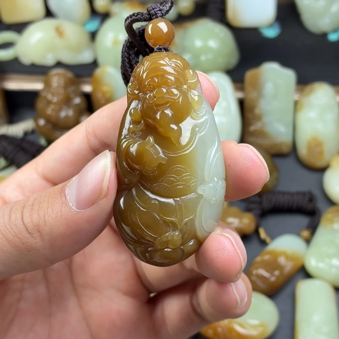 和田玉（糖玉）未镶嵌颈饰