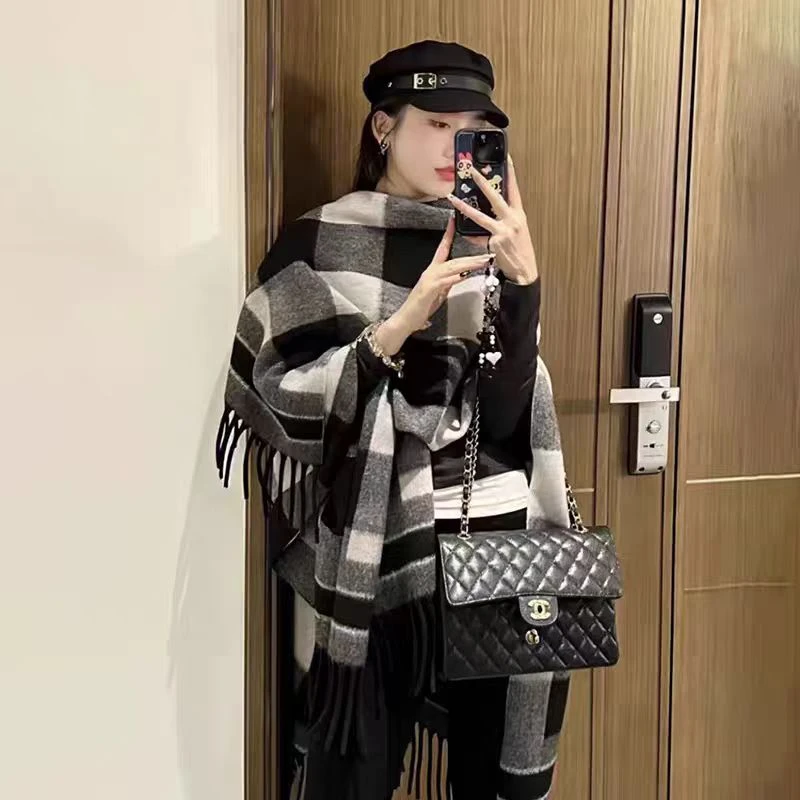 水墨东方美学披肩围巾女高级感休闲时尚双面可佩戴办公室可调毛毯