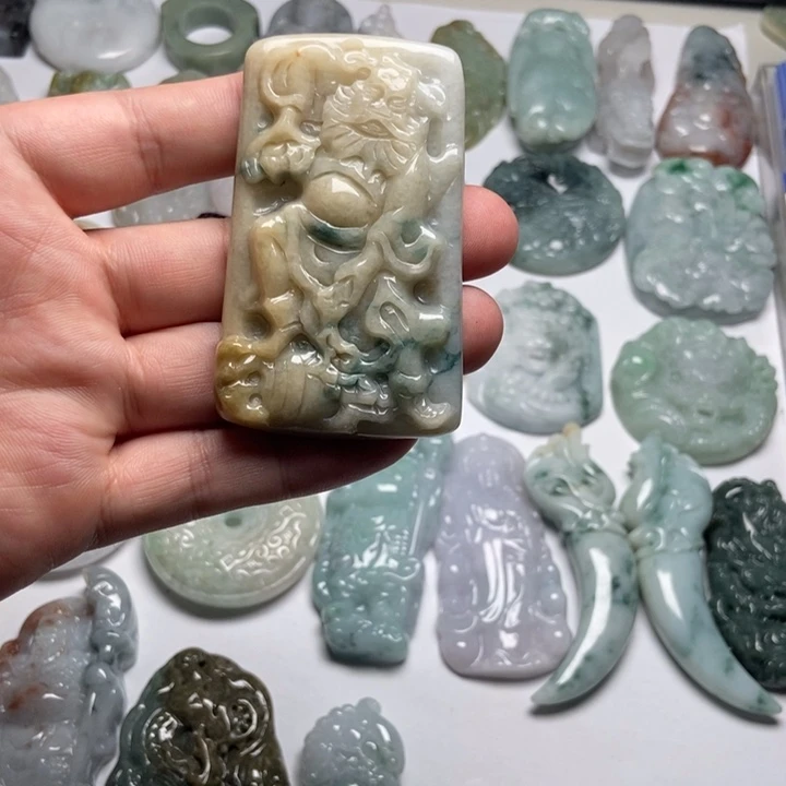 翡翠未镶嵌颈饰钟馗40