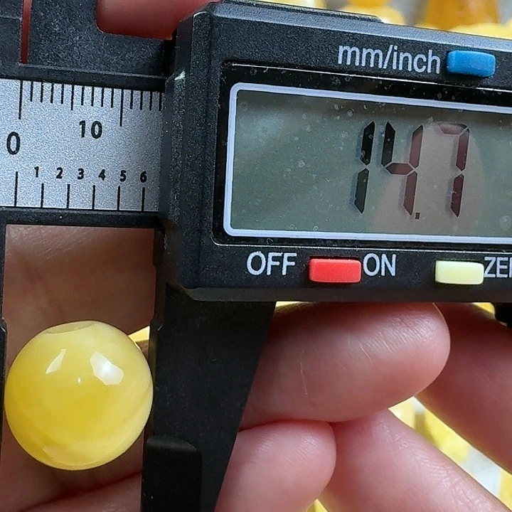 蜜蜡未镶嵌裸石27