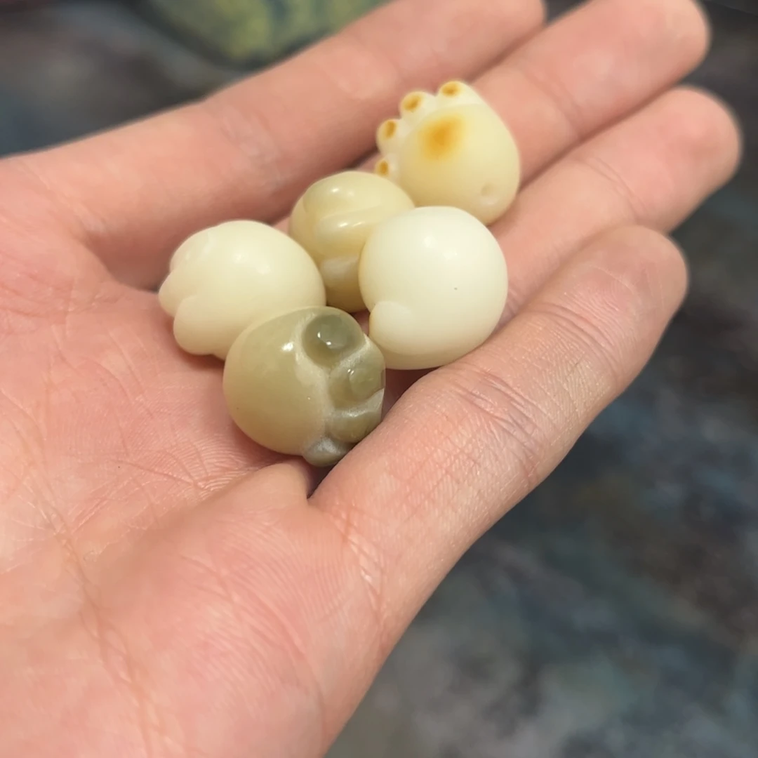 【闪购商品】白玉菩提吊坠z16/20+5颗微瑕猫爪