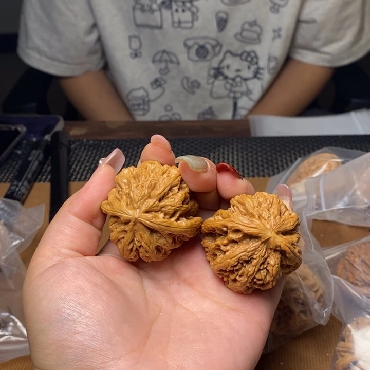 桃核吊坠指****烟我也不知道我为什么会这么