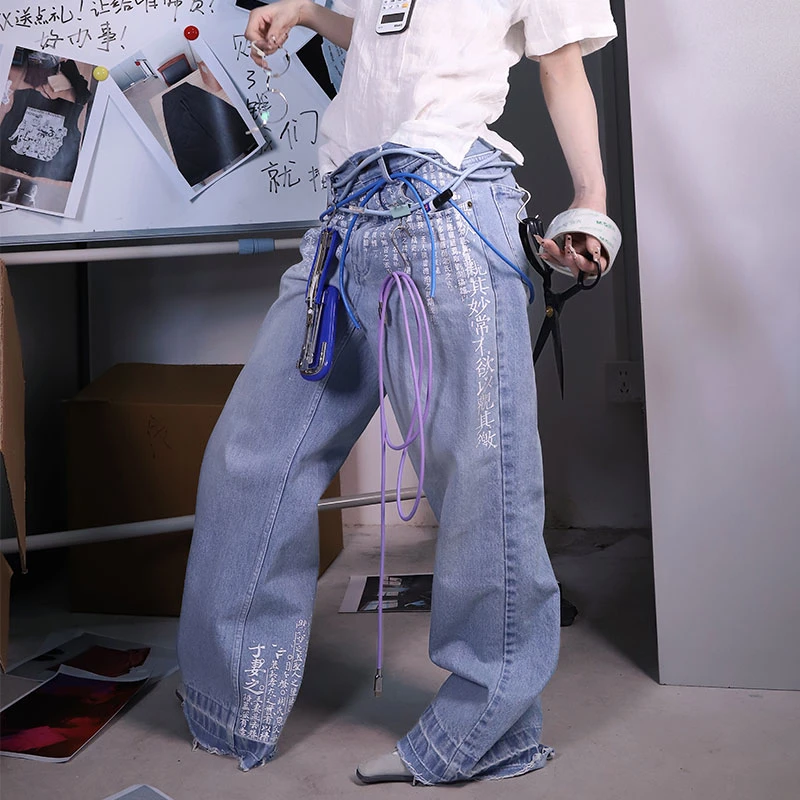 MAD09RT 2025新款“经文”印花冰蓝水洗牛仔裤