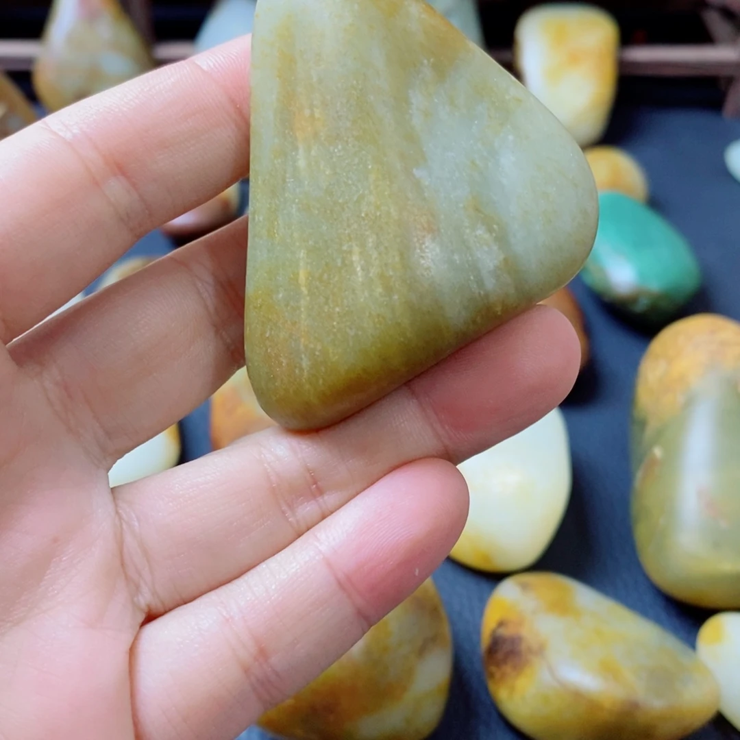 未镶嵌和田玉（糖玉）珠宝奇石