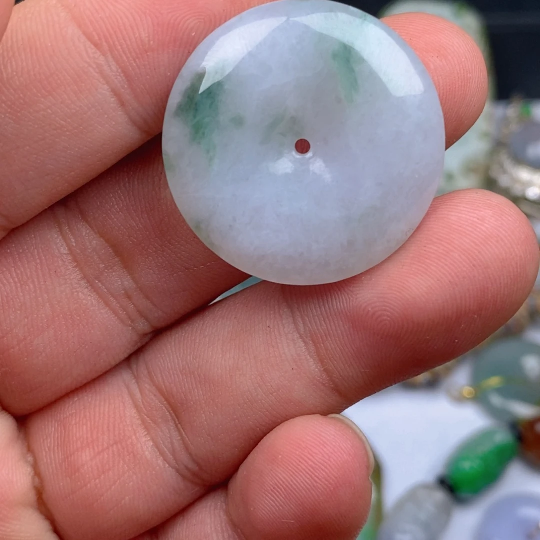 翡翠未镶嵌颈饰吊坠