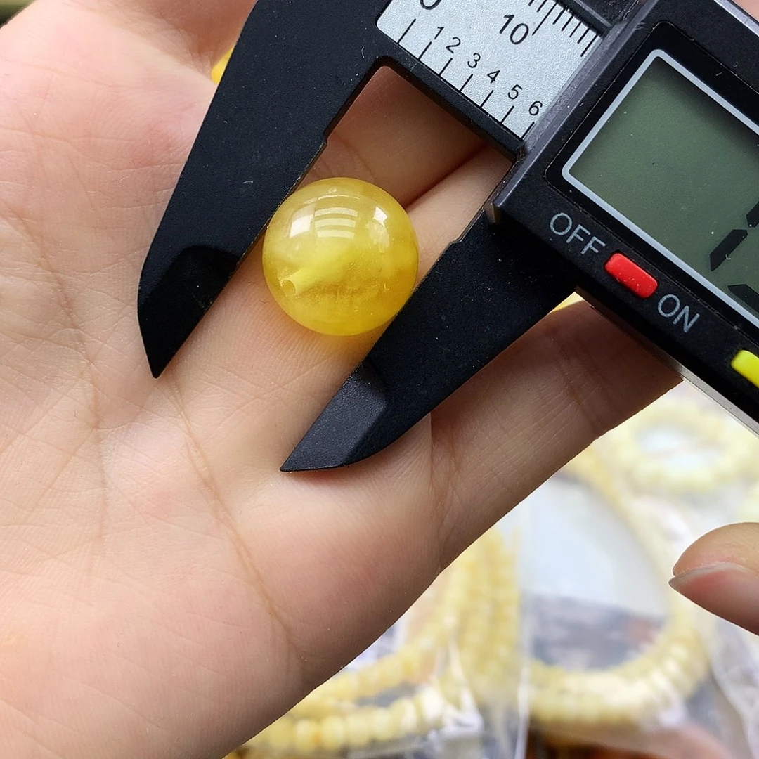 未镶嵌琥珀珠宝奇石