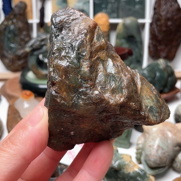 未镶嵌岫岩河磨玉（透闪石质玉）把件