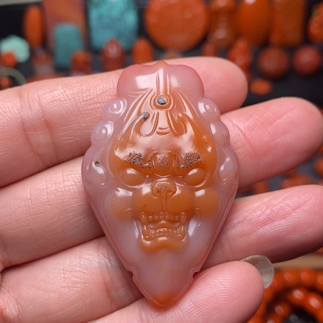 南红玛瑙精工三色俏色吊坠未镶嵌