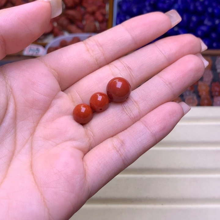 伸***腰南红玛瑙未镶嵌珠宝半成品17