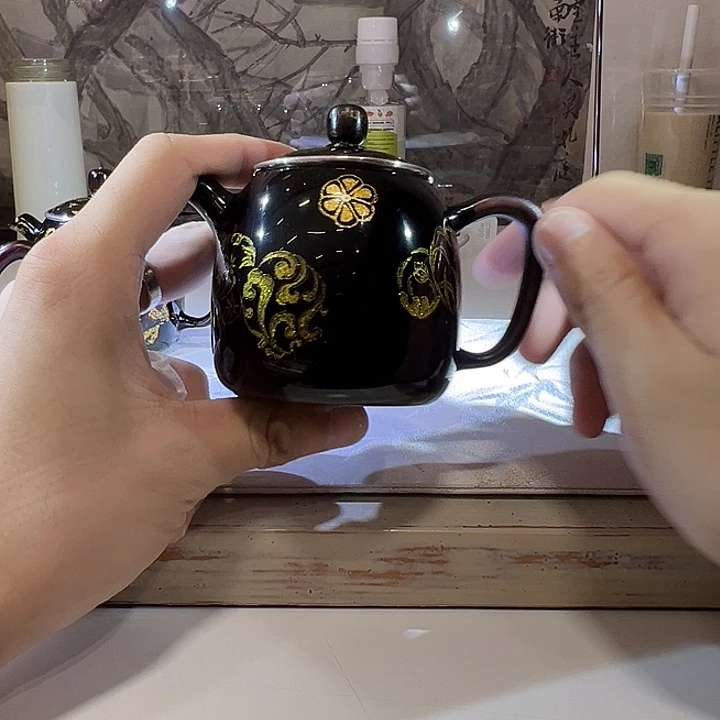 大漆工艺皮球花小壶