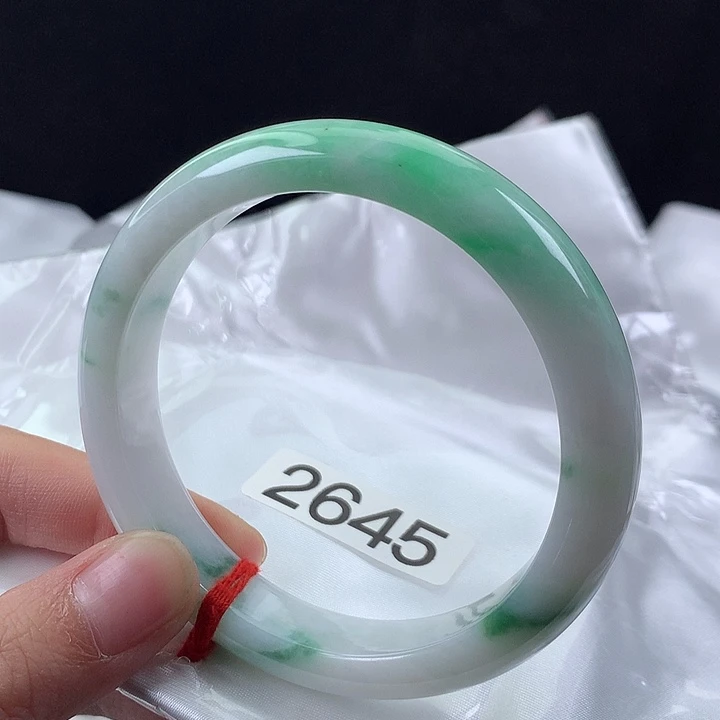 翡翠未镶嵌手镯60有瑕