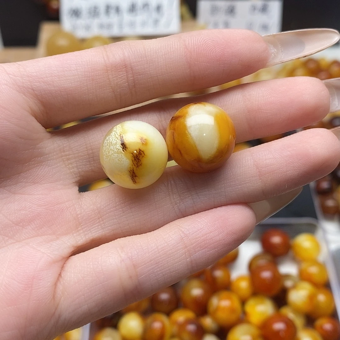 一***忧虫珀未镶嵌裸石蜜蜡
