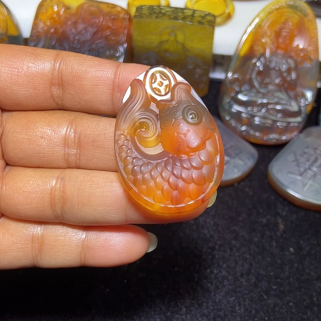 琥珀未镶嵌颈饰缅甸天然琥珀吊坠