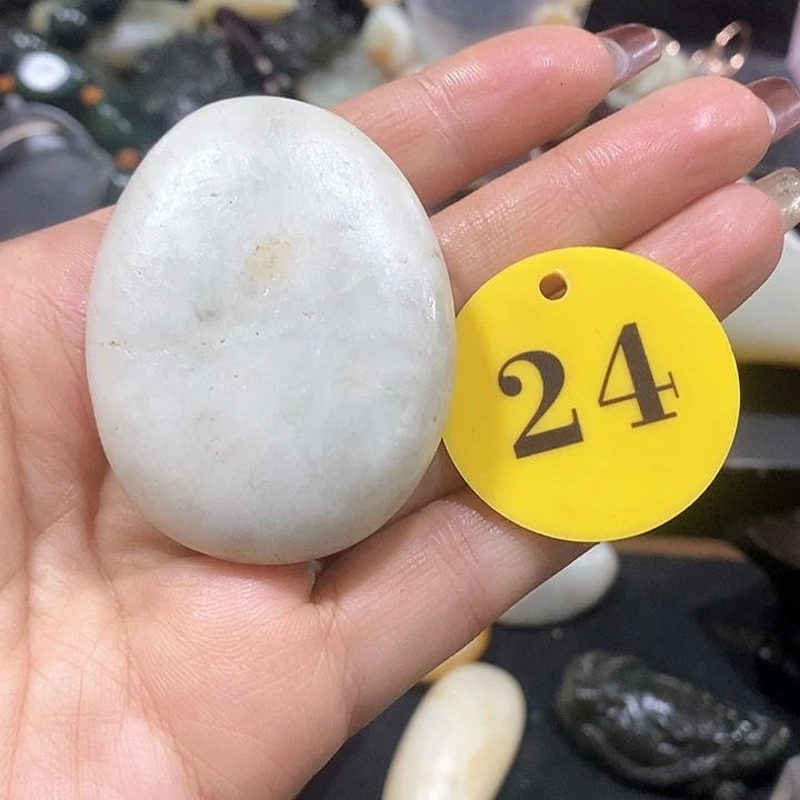 未镶嵌和田玉（糖玉）挂件