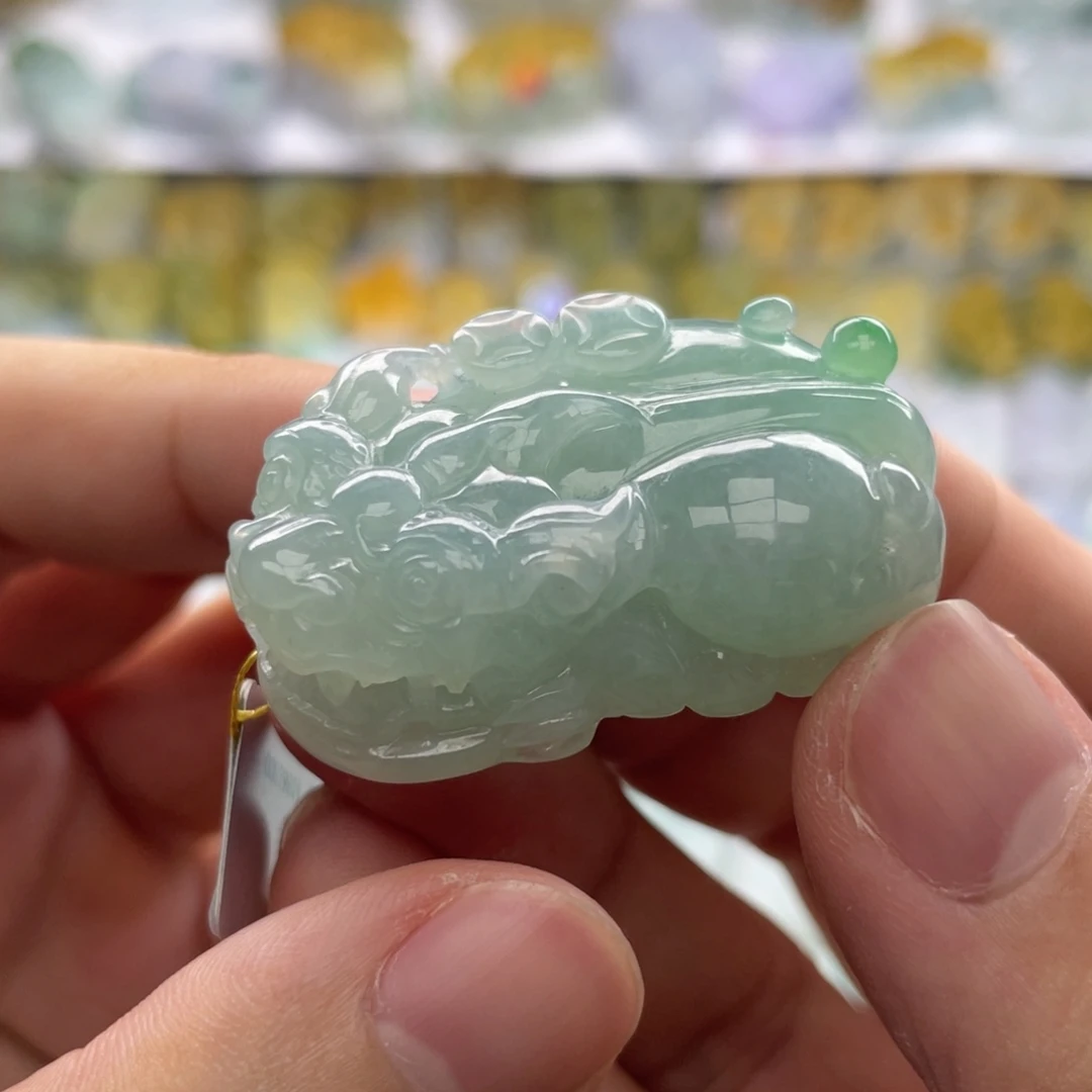 翡翠未镶嵌颈饰貔貅26