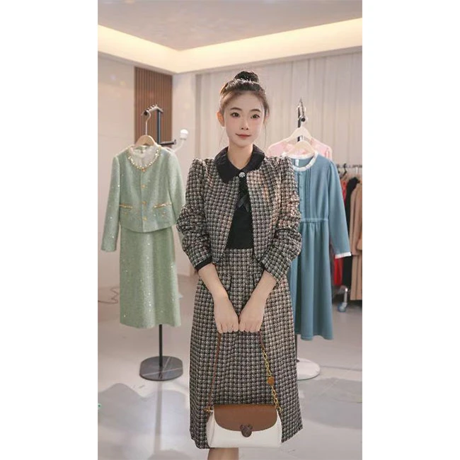 L652 2024年秋季新款气质长袖连衣裙时尚洋气收腰显瘦遮肚减龄