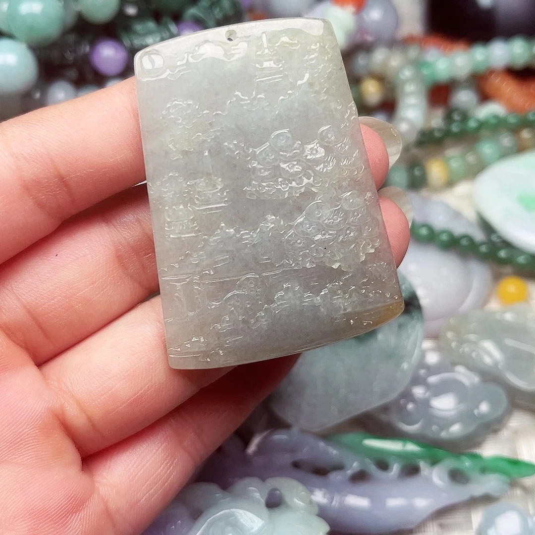 翡翠挂件未镶嵌翡翠