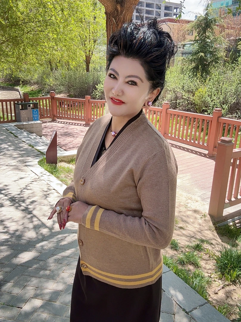 福利款条纹毛衣红色和卡其色（拍一发二）