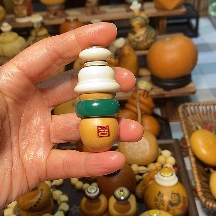 玉石套环手把葫芦
