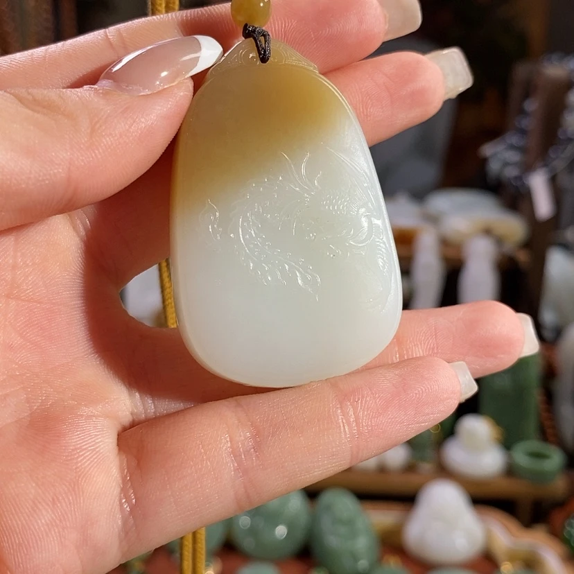 【闪购商品】吊坠(赠链)未镶嵌和田玉