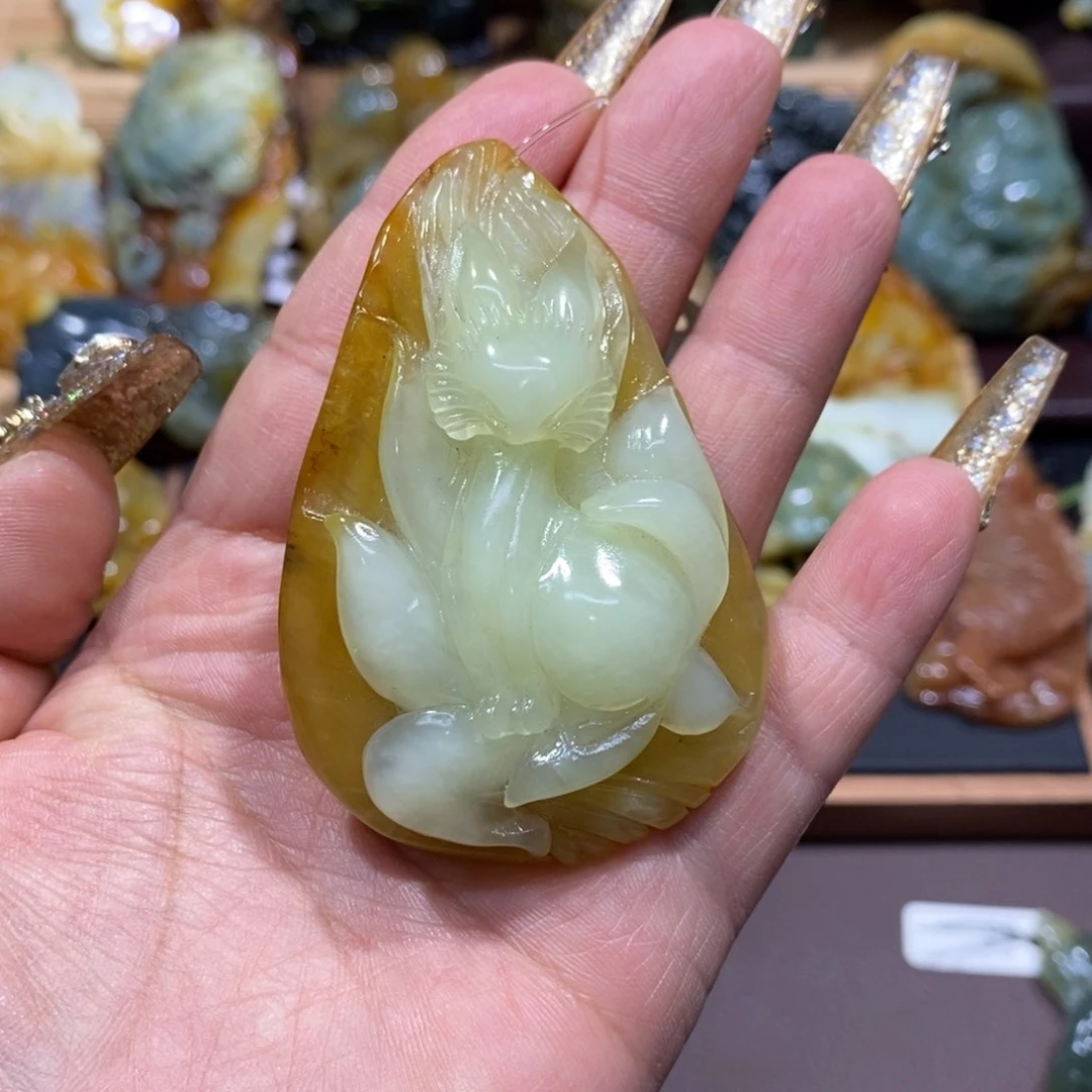 蛇纹石玉颈饰未镶嵌莹*