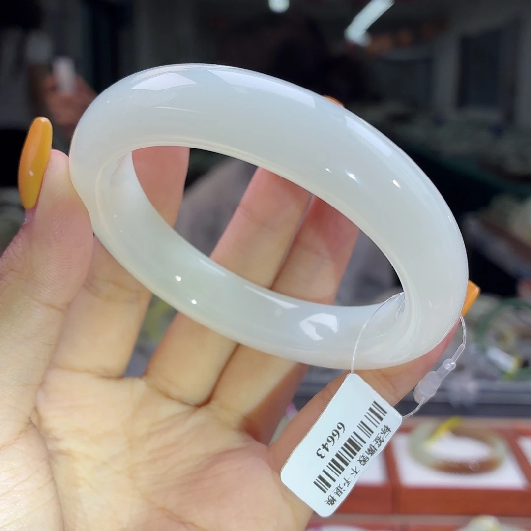 和田玉手镯未镶嵌5657