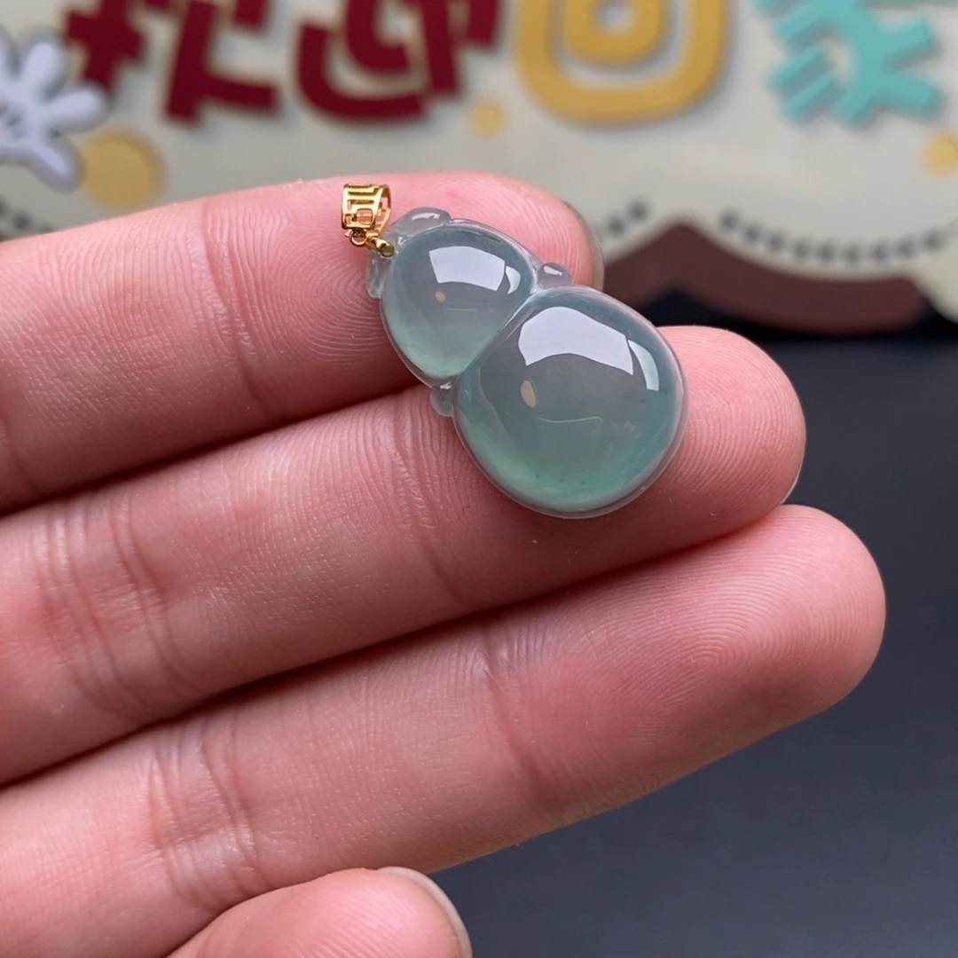 颈饰18K金镶嵌翡翠