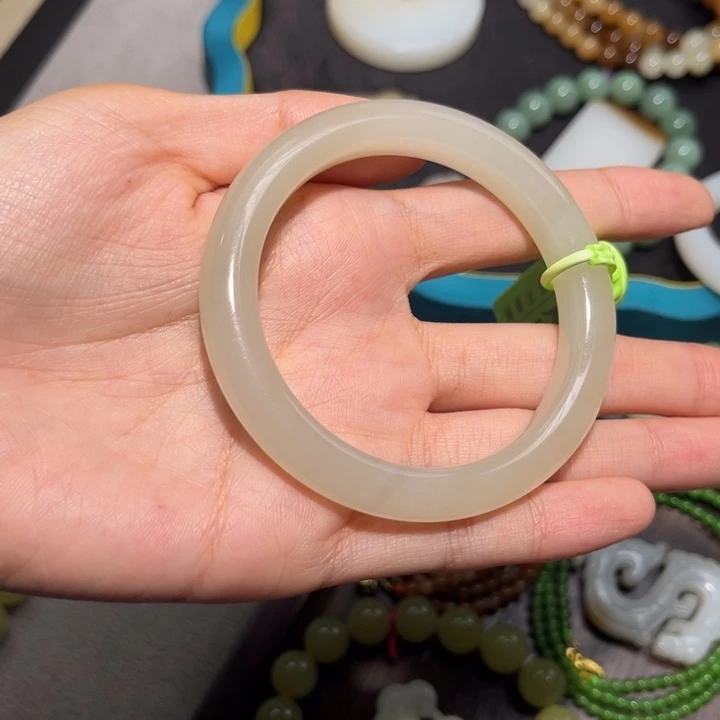 和田玉未镶嵌珠宝半成品高冰晴水54.5