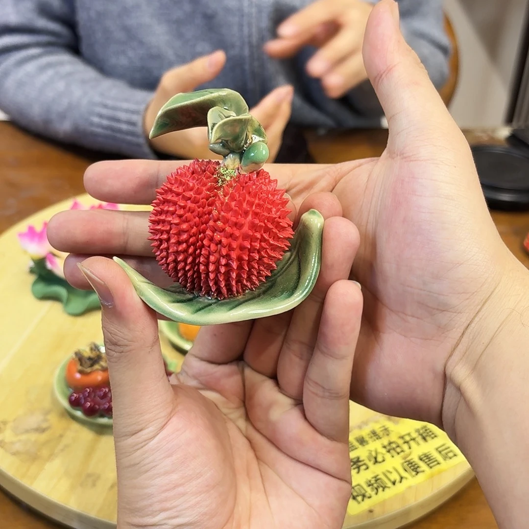 陶瓷单荔枝摆件陶瓷