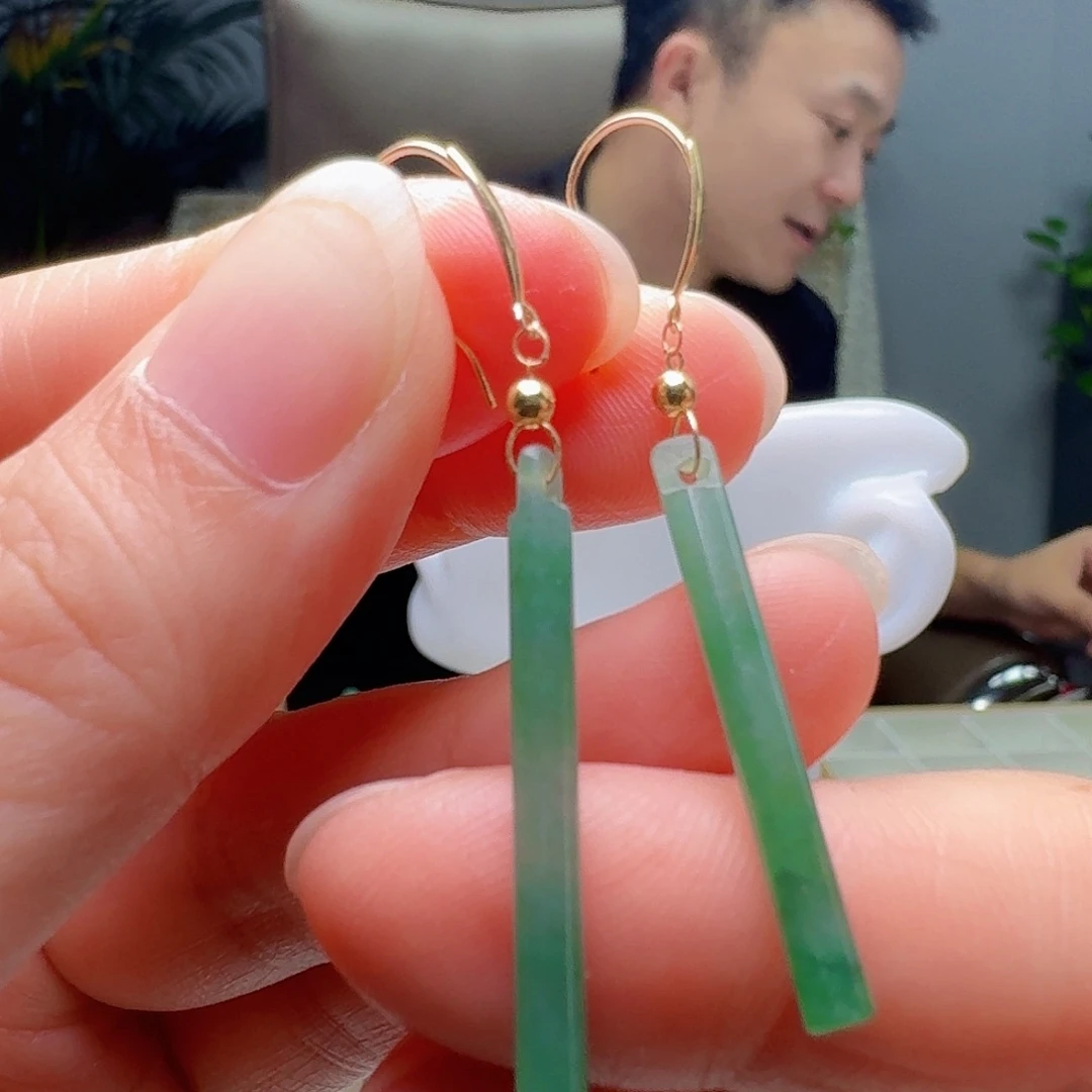 翡翠18K金镶嵌耳饰天然