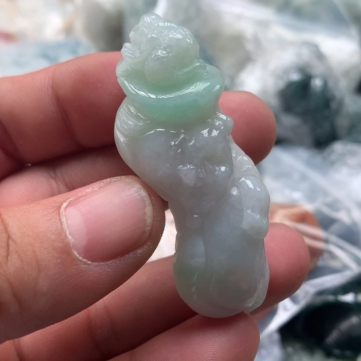 翡翠未镶嵌颈饰保真天然a货翡翠