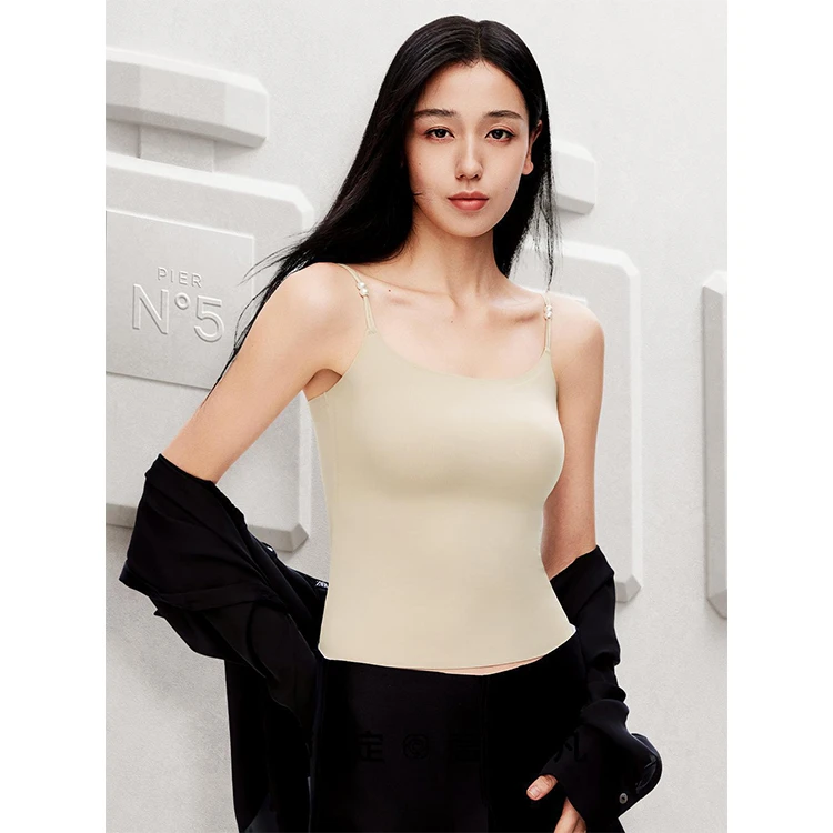 2025春夏季新款无痕洋气吊带一体杯美背内搭时尚小心机背心女
