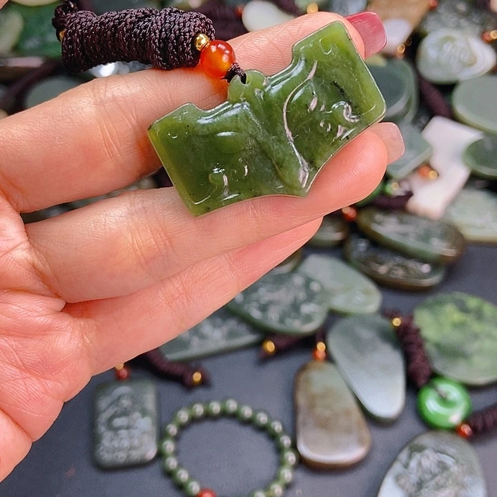 颈饰未镶嵌和田玉