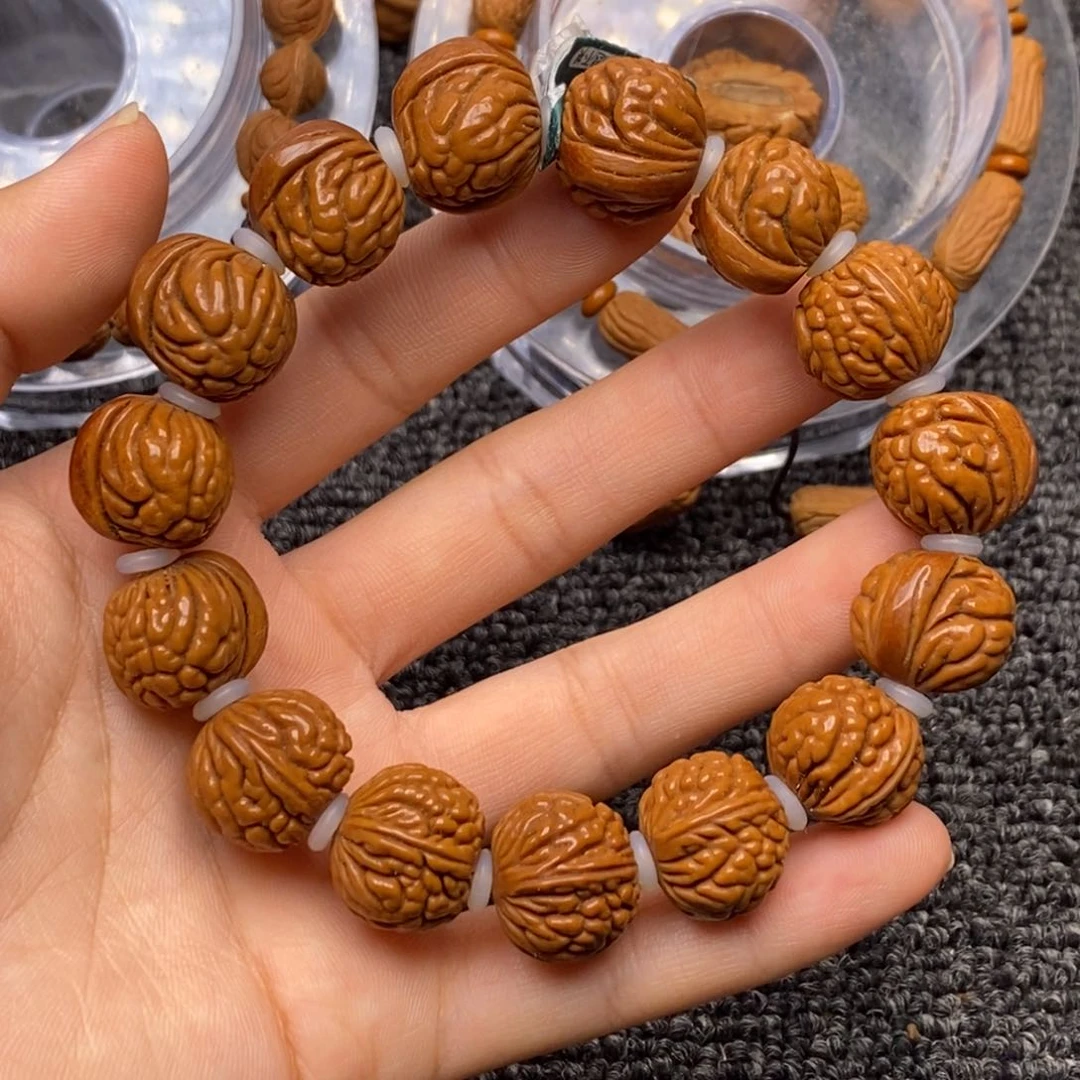 秦岭山脉龙纹桃核单圈