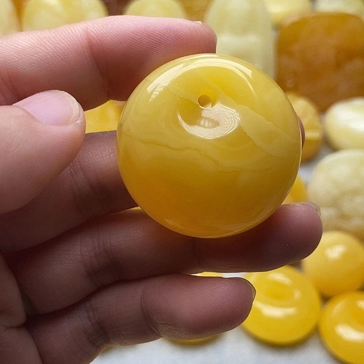 琥珀颈饰未镶嵌琥珀蜜蜡吊坠