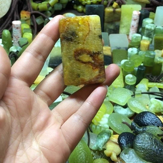 未镶嵌岫玉吊坠岫