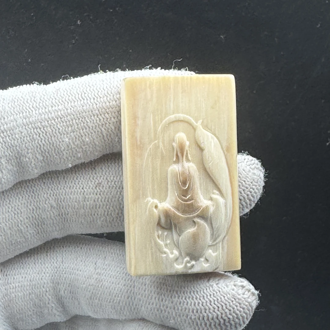 E5071天然猛犸 雕刻小牌子26*44.5mm一物一图假一罚十